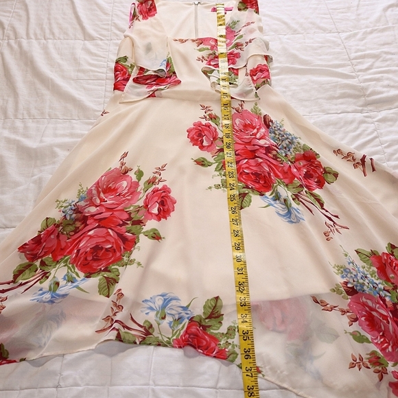 Betsey Johnson Rose Floral Print Ivory Handkerchief Tea Dress Sz 2 - Picture 7 of 12